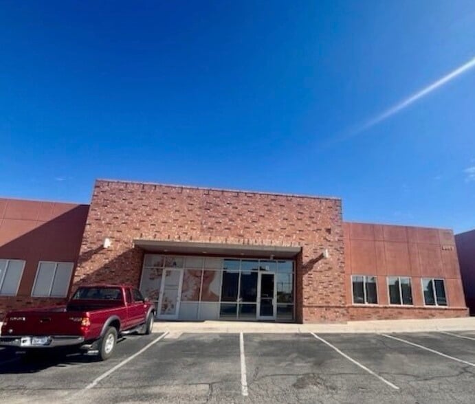 4001-4017 N Mesa St, El Paso, TX for lease - Building Photo - Image 2 of 3