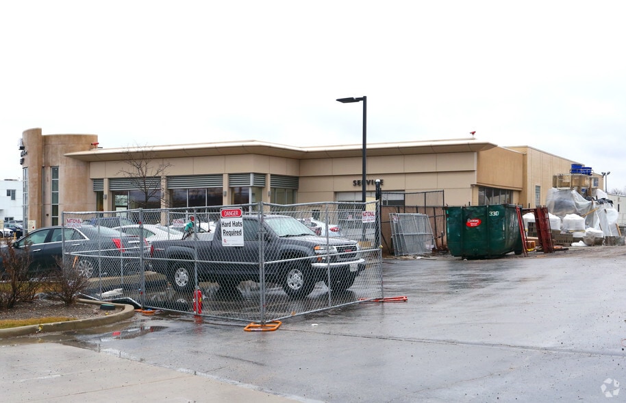 490 W Lake St, Elmhurst, IL for lease - Building Photo - Image 2 of 3