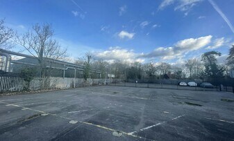 Tolpits Ln, Watford HRT - Warehouse