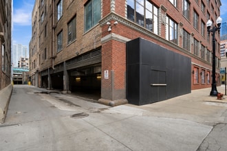 550 W Randolph St, Chicago, IL for lease Building Photo- Image 2 of 2