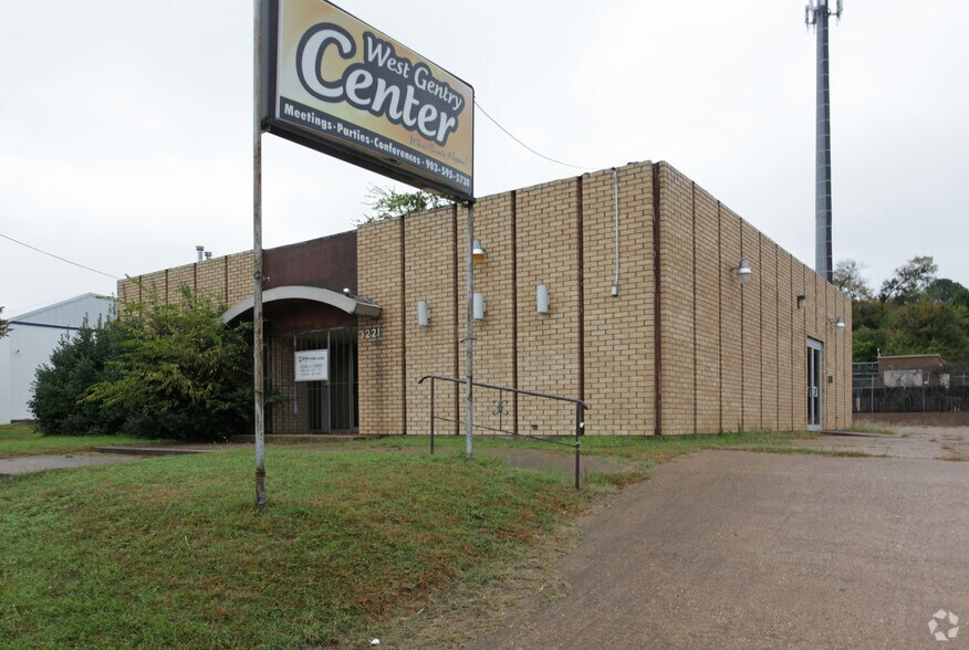 3221 W Gentry Pky, Tyler, TX for sale - Primary Photo - Image 1 of 1