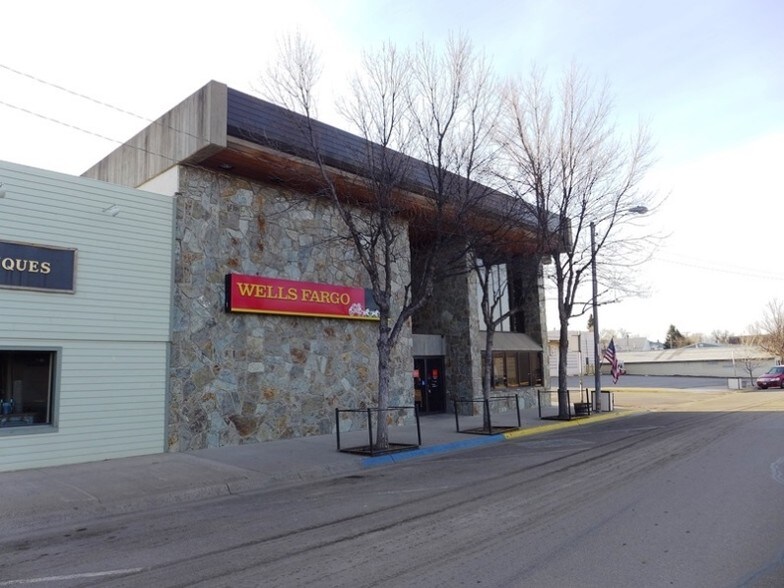 336 Indiana Ave, Chinook, MT for sale - Building Photo - Image 1 of 1