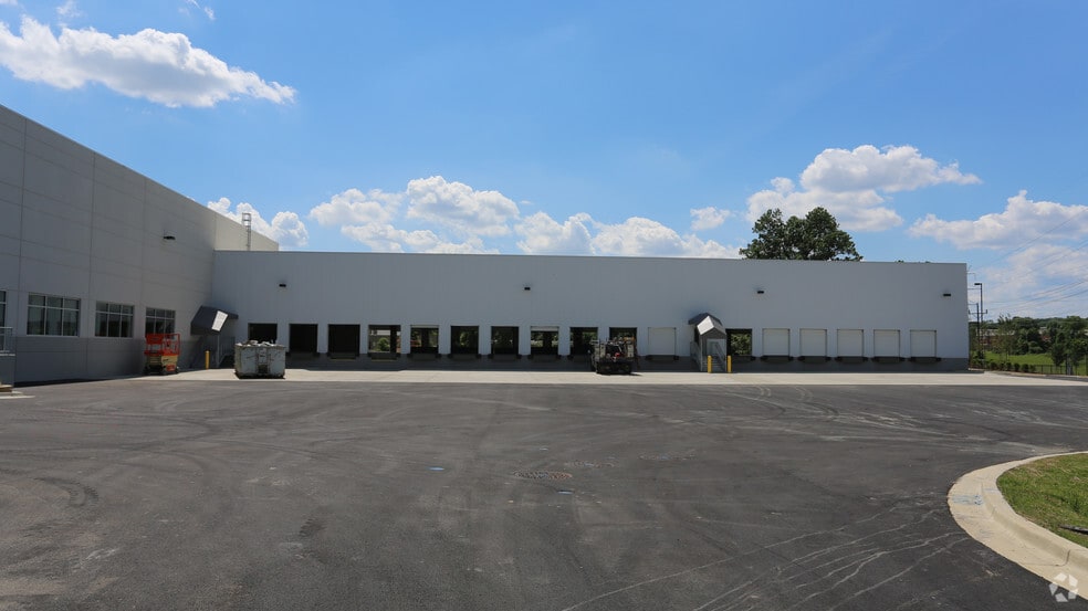 1001 Hampton Park Blvd, Capitol Heights, MD for lease - Building Photo - Image 3 of 6