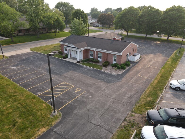 2120 S Ridge Rd, Green Bay, WI for sale - Building Photo - Image 1 of 1