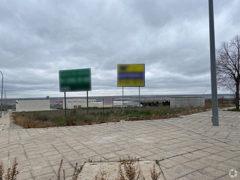 Cuesta del Aguadero s/n, Chiloeches, Guadalajara for lease - Building Photo - Image 2 of 3