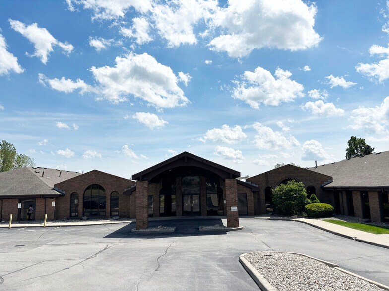 2402-2480 Lake Ave, Fort Wayne, IN for sale - Building Photo - Image 1 of 1