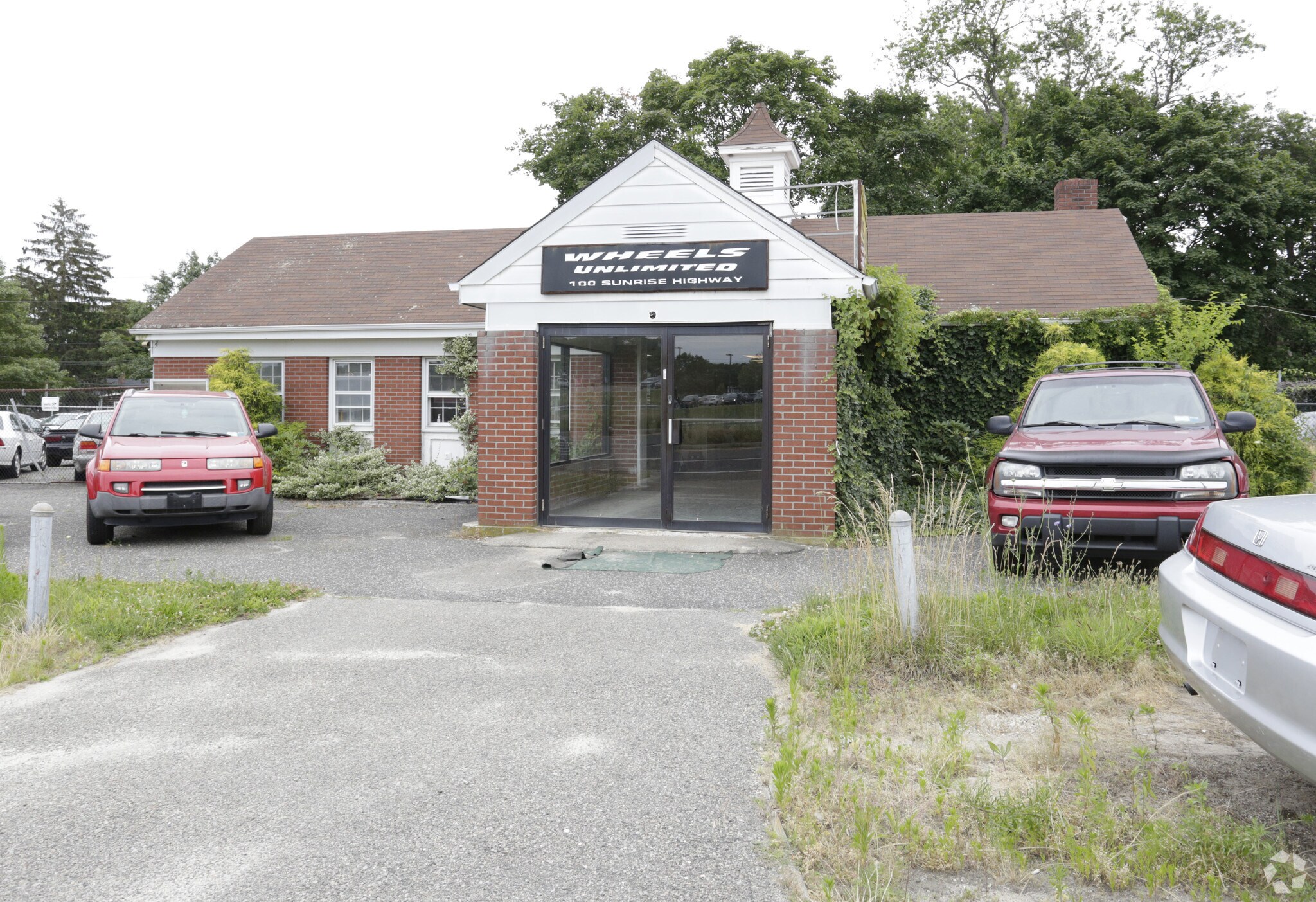 100 S Service Rd, Patchogue, NY for sale Primary Photo- Image 1 of 1