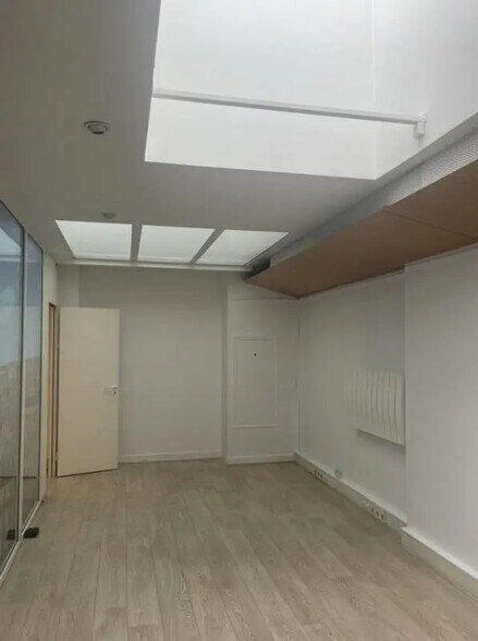 45 Rue Des Apennins, Paris for sale - Interior Photo - Image 3 of 17