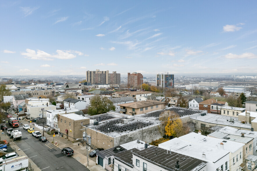 6605-6609 Smith Ave, North Bergen, NJ for lease - Building Photo - Image 2 of 3