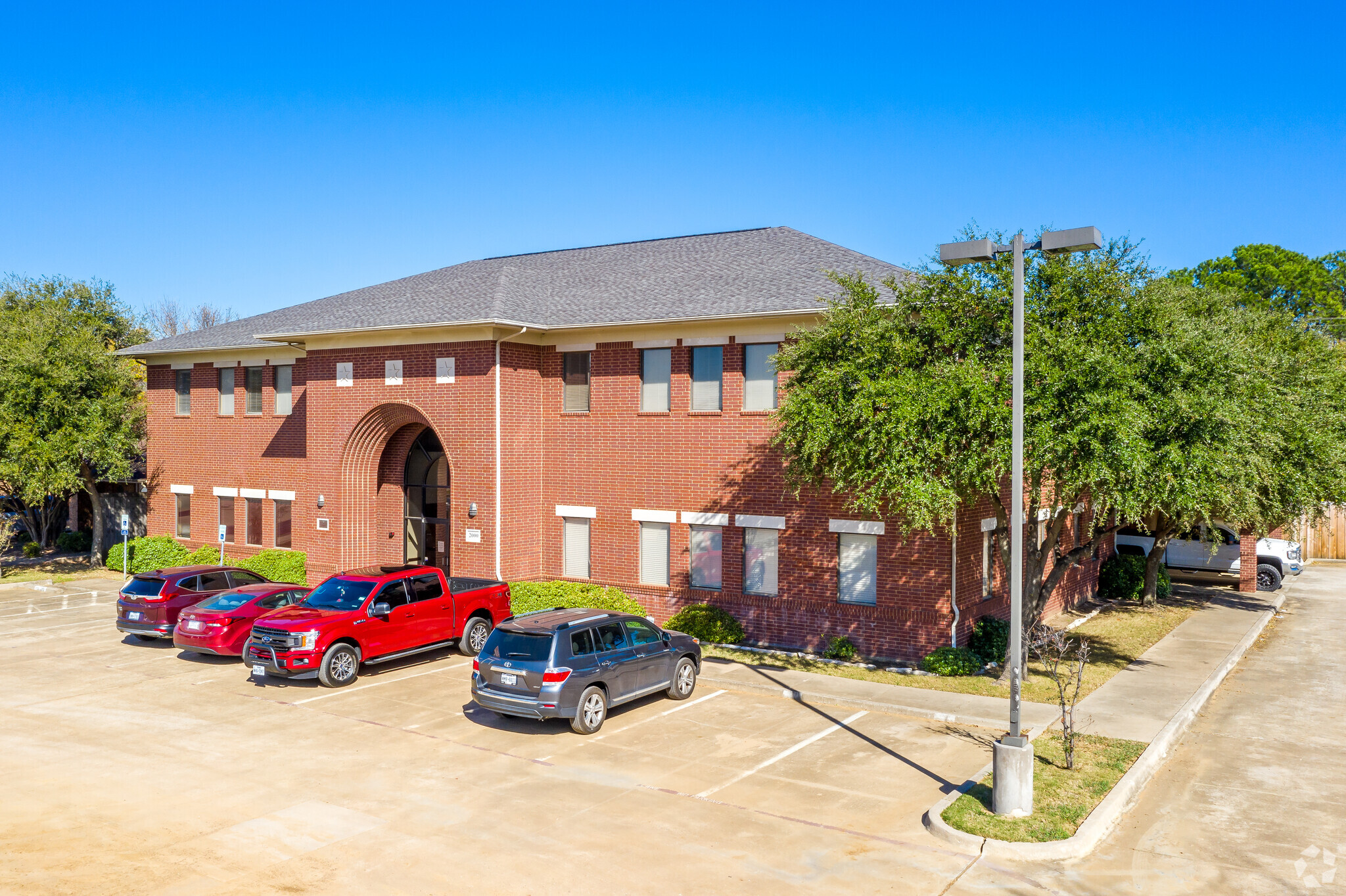 2000 S Stemmons Fwy, Lake Dallas, TX for lease Building Photo- Image 1 of 5