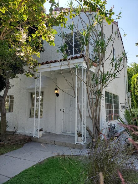 1037 S Longwood Ave, Los Angeles, CA for sale - Primary Photo - Image 1 of 17