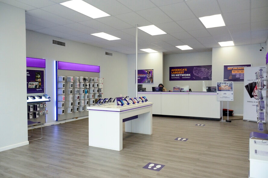 361 S Commercial St, Aransas Pass, TX for lease - Building Photo - Image 2 of 31