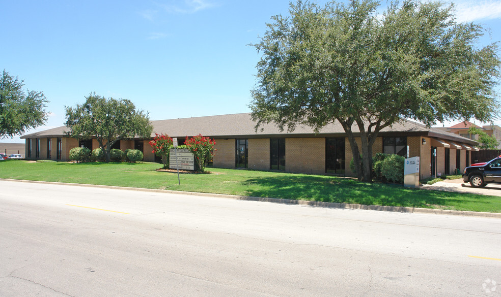 8509 Western Hills Blvd, Fort Worth, TX for lease - Building Photo - Image 3 of 8