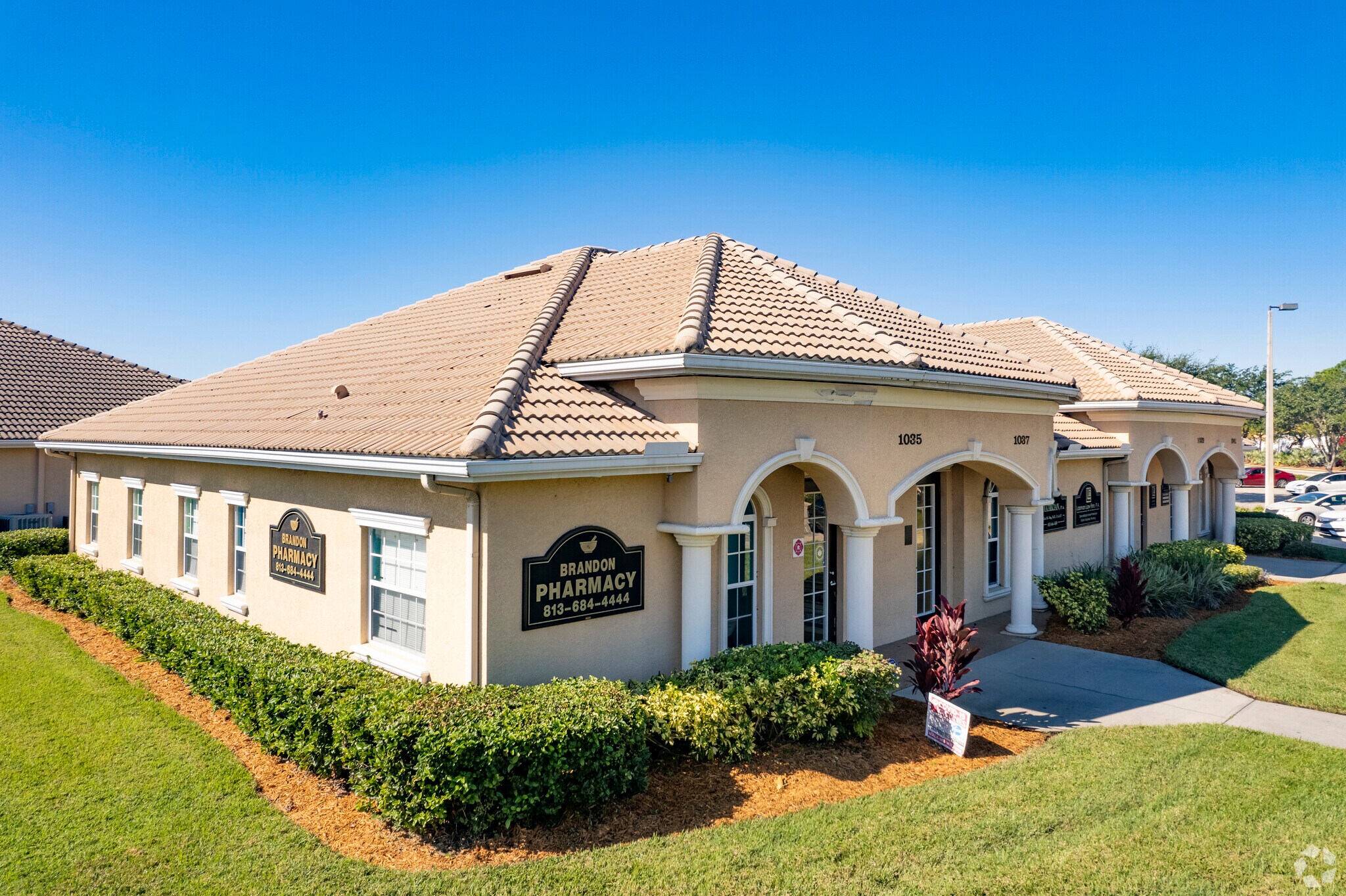 1035-1041 Professional Park Dr, Brandon, FL for sale Primary Photo- Image 1 of 1