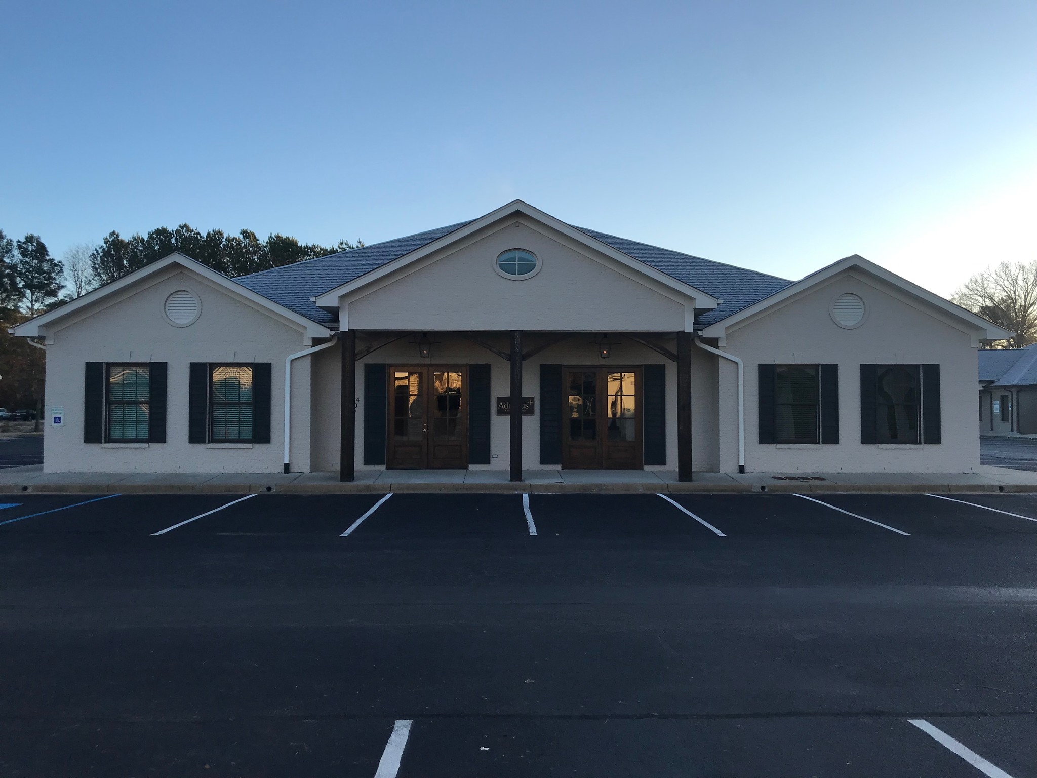 2694 W Oxford Loop, Oxford, MS for lease Primary Photo- Image 1 of 9