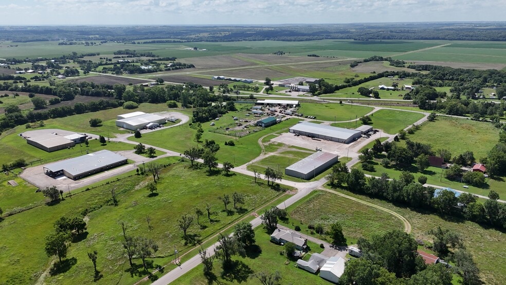 206 S Catalpa St, Garnett, KS for sale - Aerial - Image 3 of 10