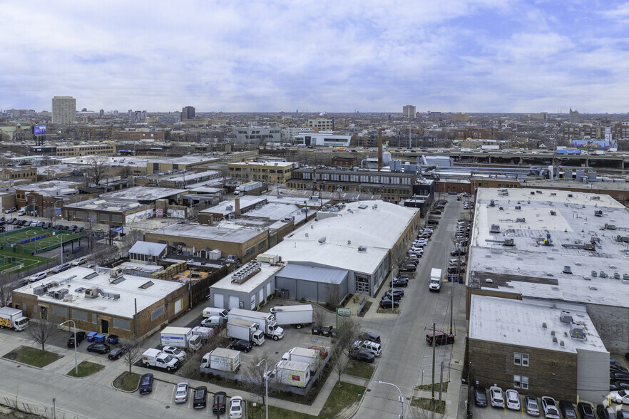 1455 W Willow St, Chicago, IL for lease - Aerial - Image 3 of 8