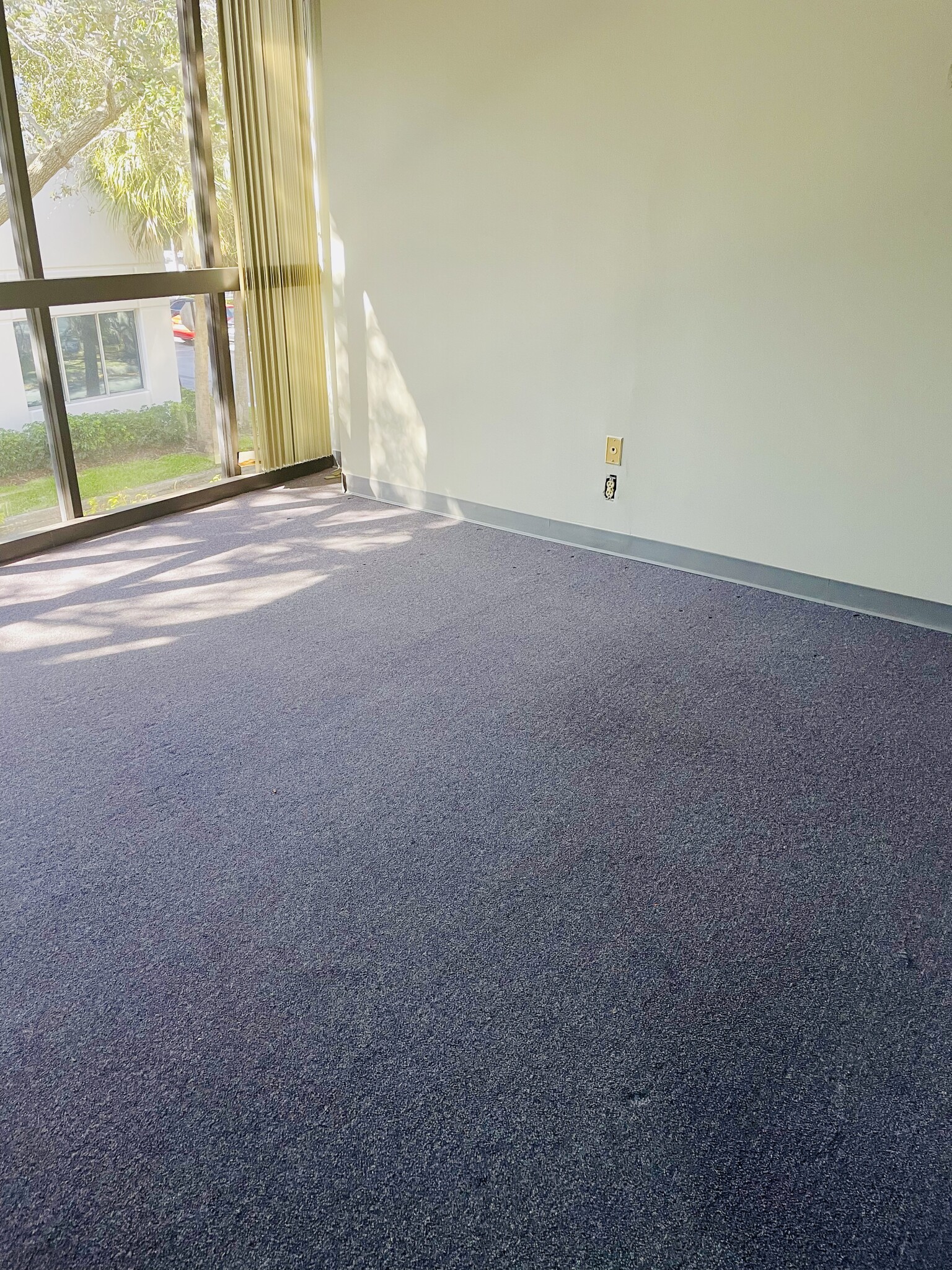 3500 Gateway Dr, Pompano Beach, FL for lease Interior Photo- Image 1 of 2