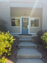 30 Airport Rd, West Lebanon, NH for lease Interior Photo- Image 2 of 12