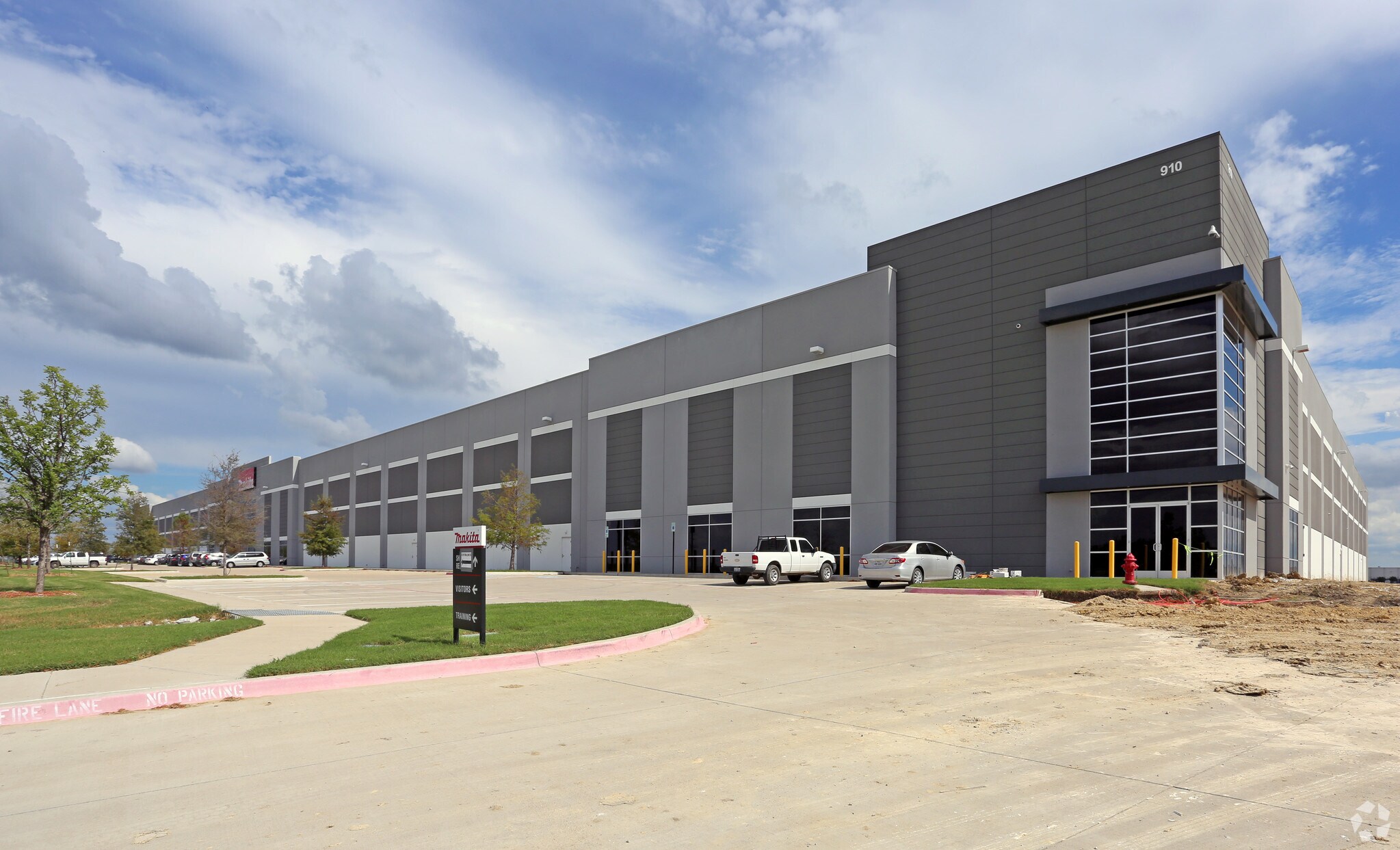 910 E Pleasant Run Rd, Wilmer, TX for sale Primary Photo- Image 1 of 1