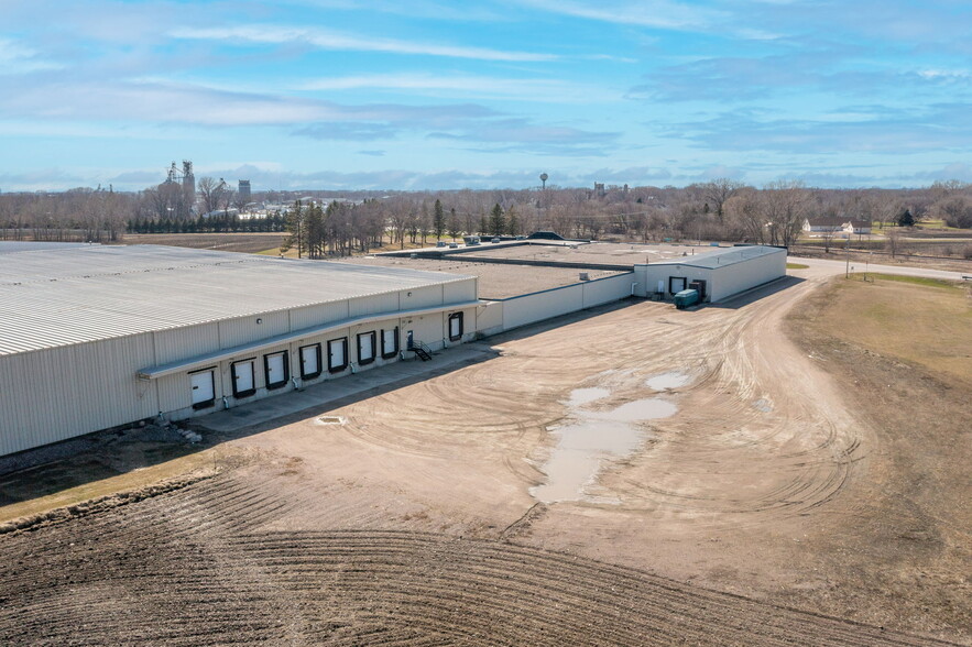 223 1st Ave SE, Clara City, MN for lease - Building Photo - Image 3 of 10