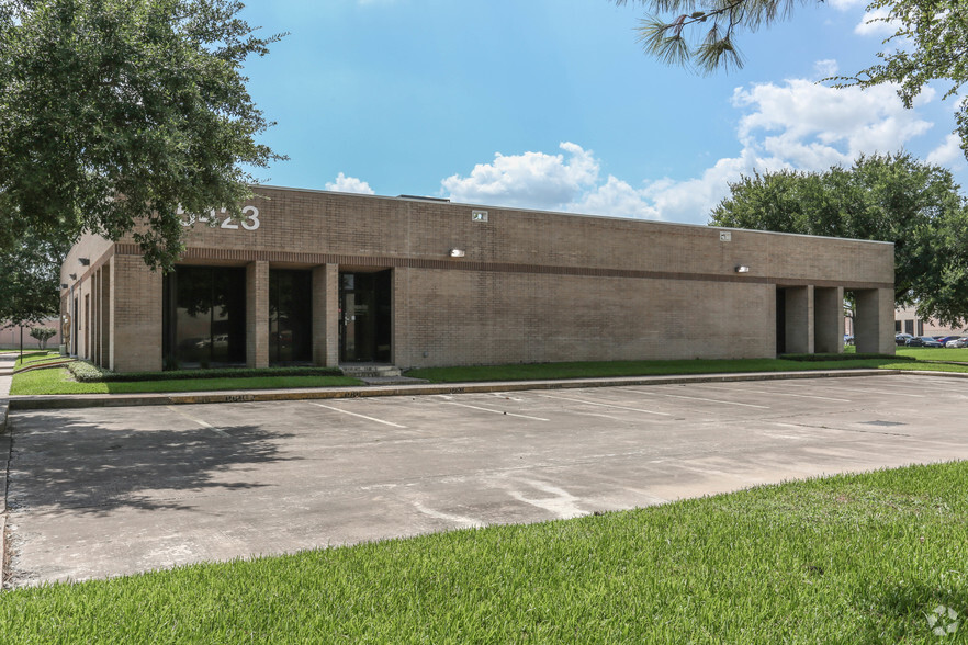 15403 Vantage Pky E, Houston, TX for lease - Primary Photo - Image 2 of 2