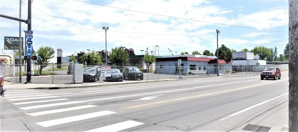 60 SE Hogan Ave, Gresham, OR for sale - Building Photo - Image 1 of 1