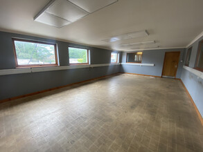 30 Station Av, Duns for lease Interior Photo- Image 2 of 2