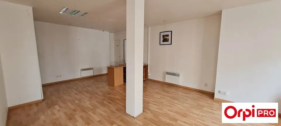 Retail in Saint-Brieuc for lease - Interior Photo - Image 2 of 4