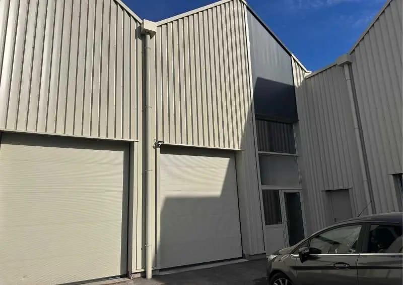 Office in Genas for lease - Building Photo - Image 1 of 5