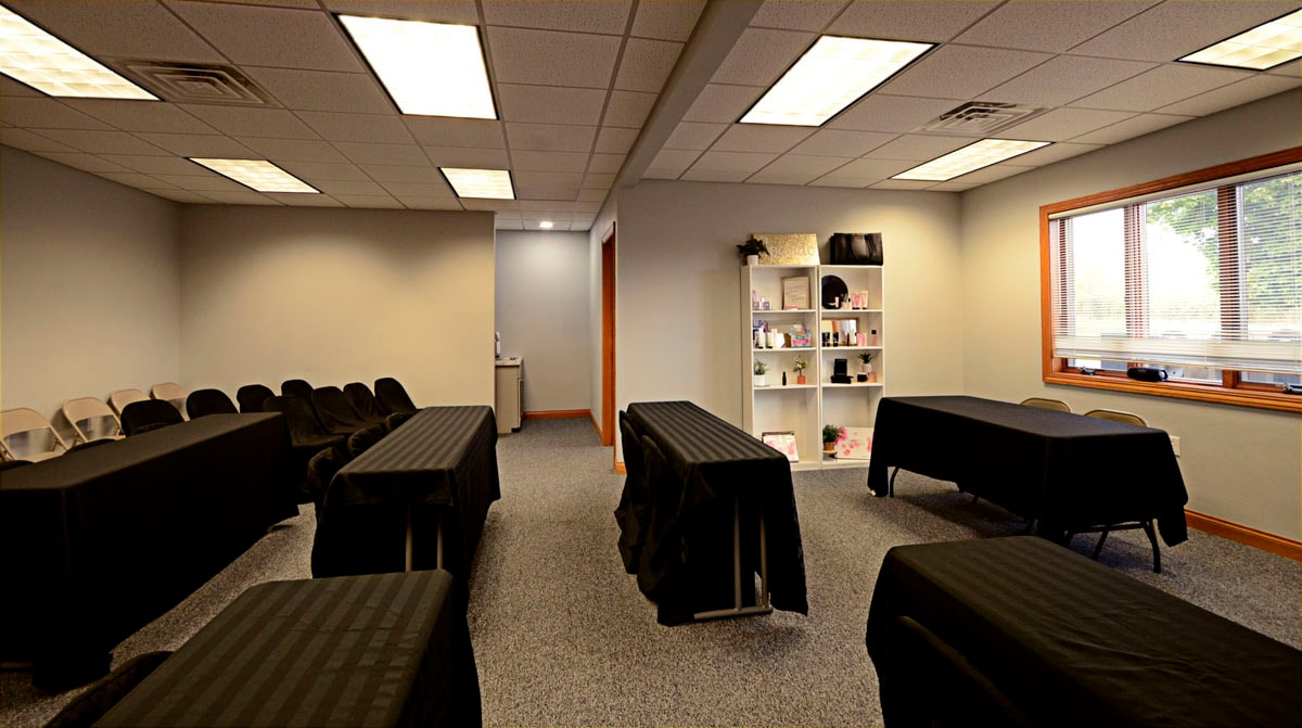 5793 W Grande Market Dr, Appleton, WI for lease Interior Photo- Image 1 of 5