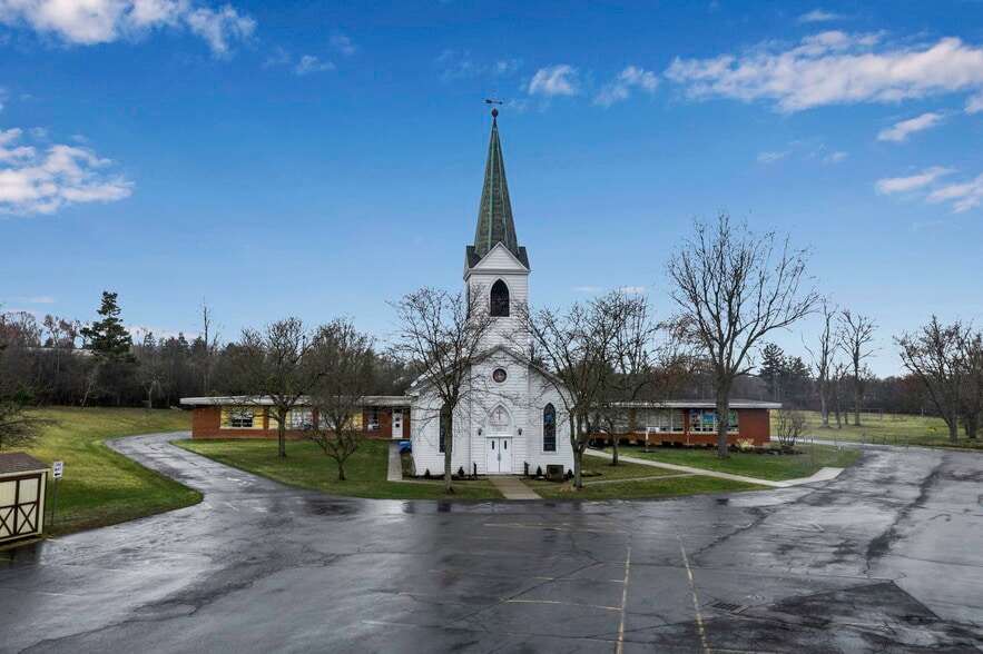 Orchard Park Road portfolio of 2 properties for sale on LoopNet.com - Building Photo - Image 3 of 33