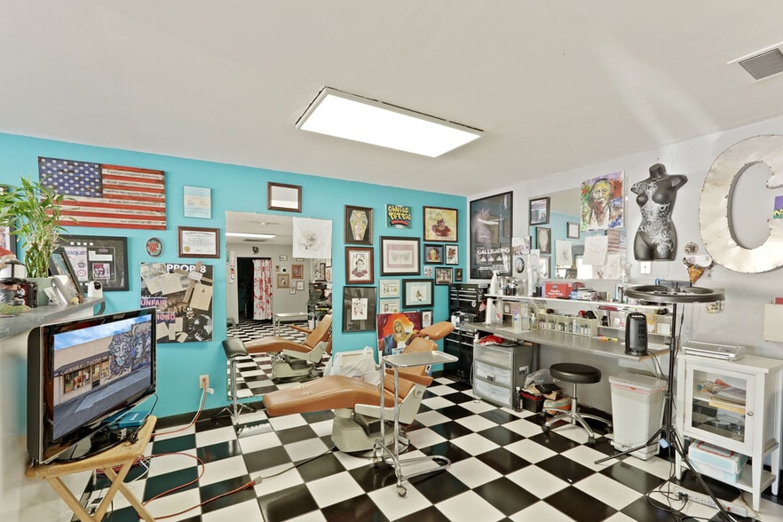 304 W Harding Way, Stockton, CA for sale - Interior Photo - Image 3 of 39