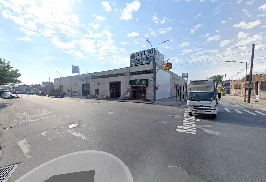 250 Morgan Ave, Brooklyn, NY for lease - Building Photo - Image 1 of 12