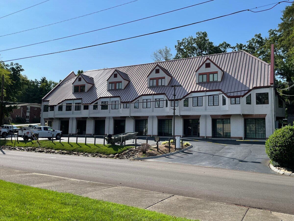 4700 Old Kingston Pike, Knoxville, TN 37919