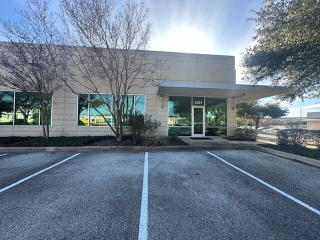 3201 Industrial Ter, Austin, TX for lease - Building Photo - Image 1 of 4