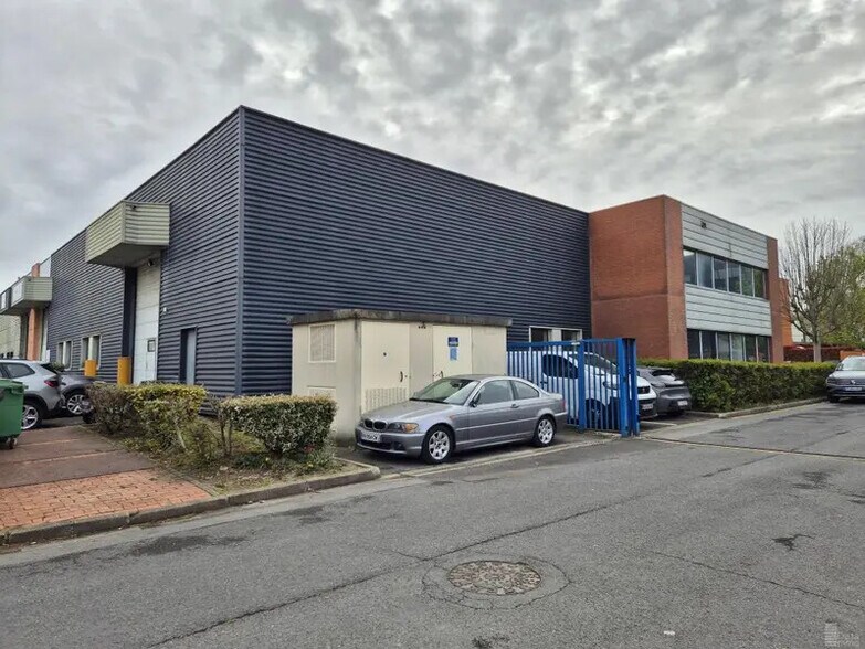 Industrial in Chelles for lease - Building Photo - Image 1 of 10