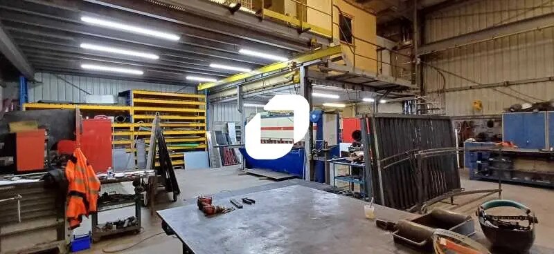 Flex in Bouafle for lease - Building Photo - Image 1 of 14