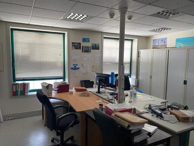 Office in Melun for lease - Building Photo - Image 3 of 7