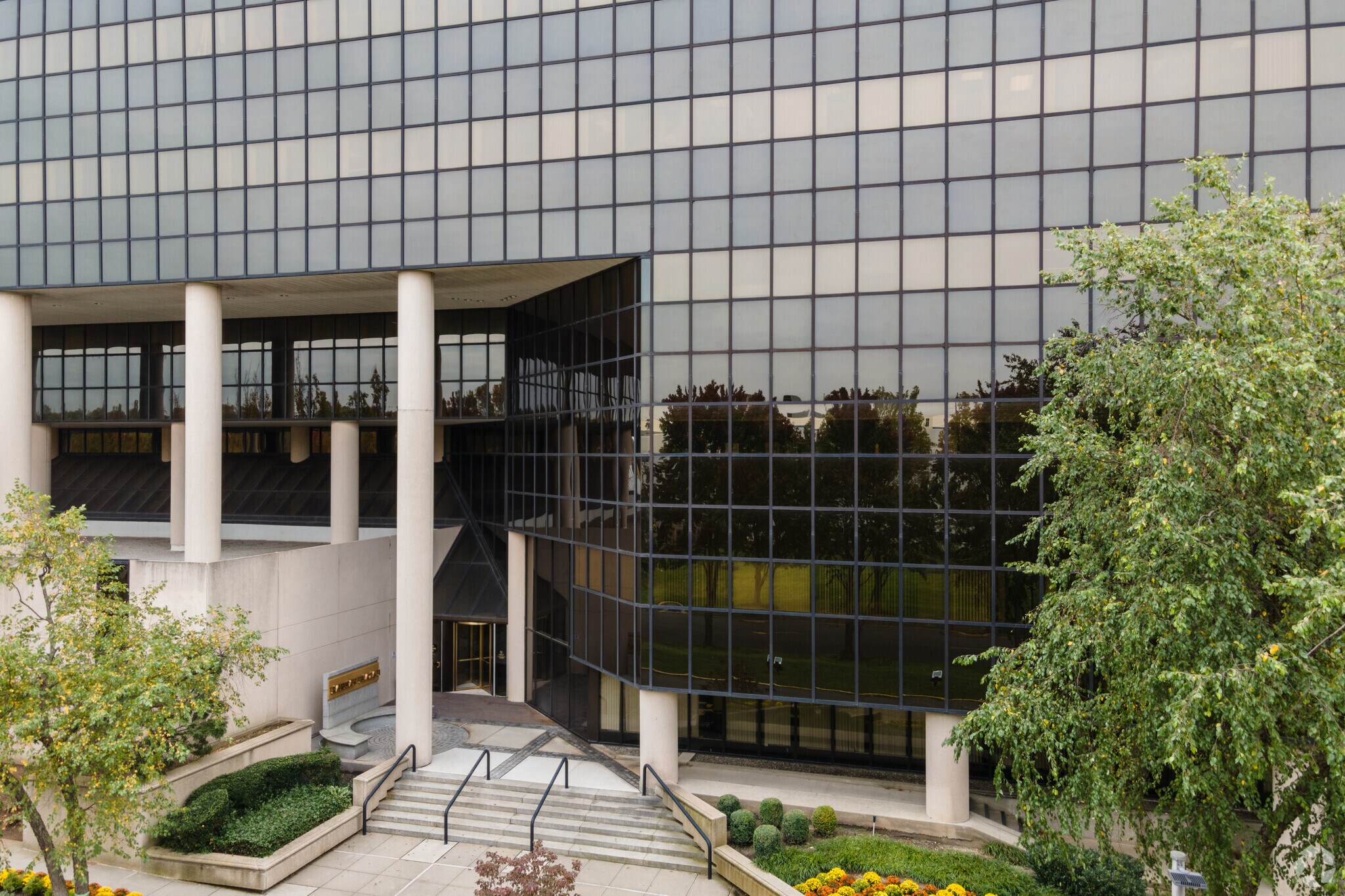 110 Fieldcrest Ave, Edison, NJ 08837 Raritan Plaza I