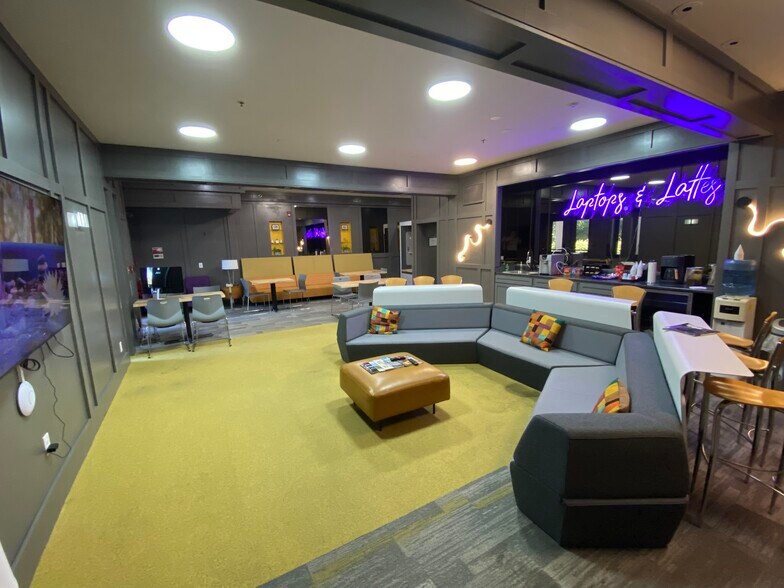 4356 Lindell Blvd, Saint Louis, MO for sale - Building Photo - Image 2 of 8