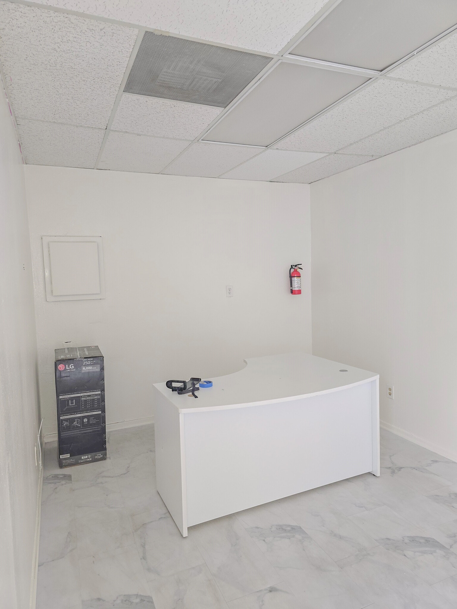 17993 US Highway 18, Apple Valley, CA for lease Interior Photo- Image 1 of 2