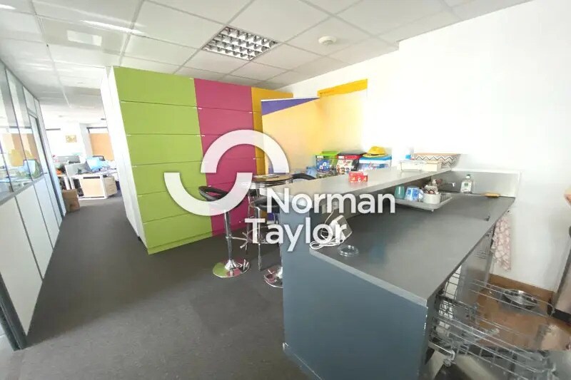 Office in Montpellier for sale - Interior Photo - Image 2 of 8