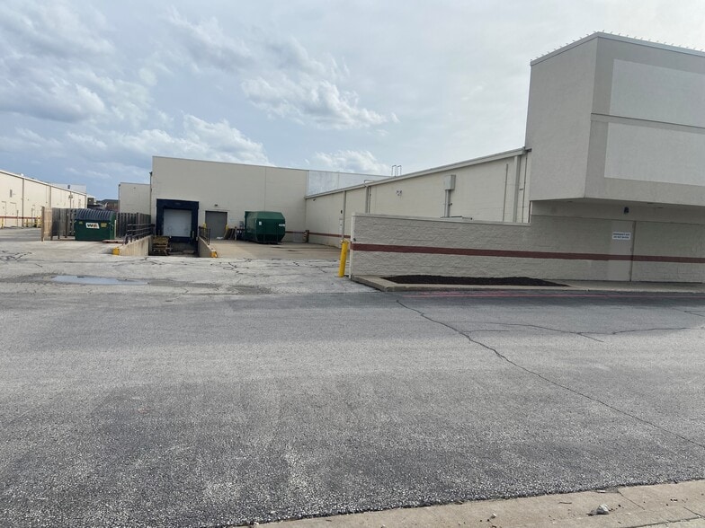 509 E Nifong Blvd, Columbia, MO for lease - Building Photo - Image 2 of 4