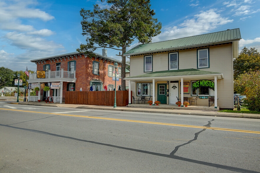 225 N Market St, Selinsgrove, PA for sale - Building Photo - Image 3 of 4