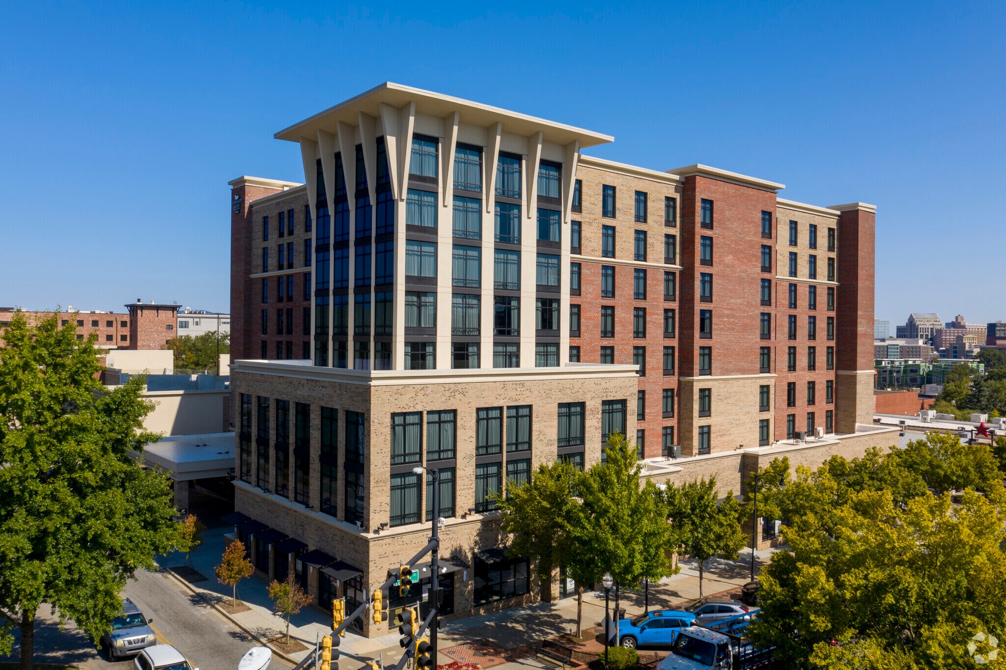 950 S Main St, Greenville, SC for lease Primary Photo- Image 1 of 11