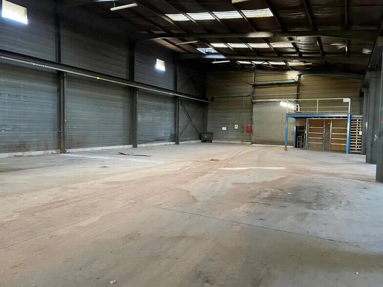 Industrial in Brignoles for lease - Interior Photo - Image 1 of 5
