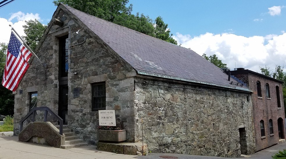 2276 Washington St, Newton Lower Falls, MA 02462