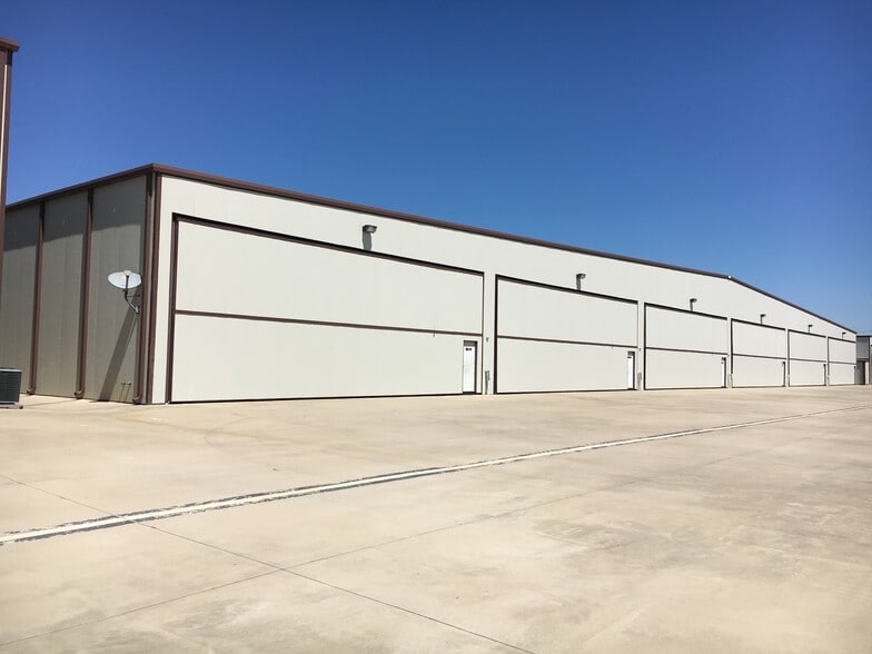 15809 Addison Rd, Addison, TX for sale - Building Photo - Image 1 of 1