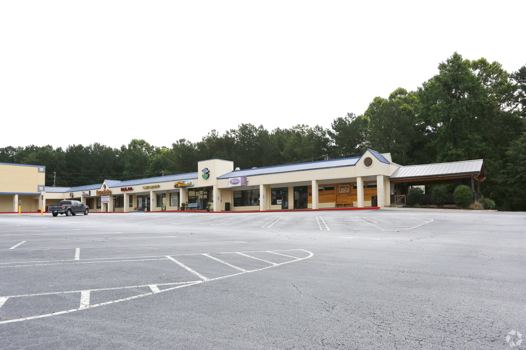 2421-2423 Shallowford Rd, Marietta, GA for lease Primary Photo- Image 1 of 17